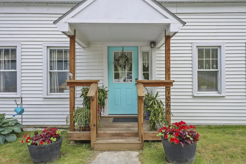 7066 Main Street Readsboro VT 05350