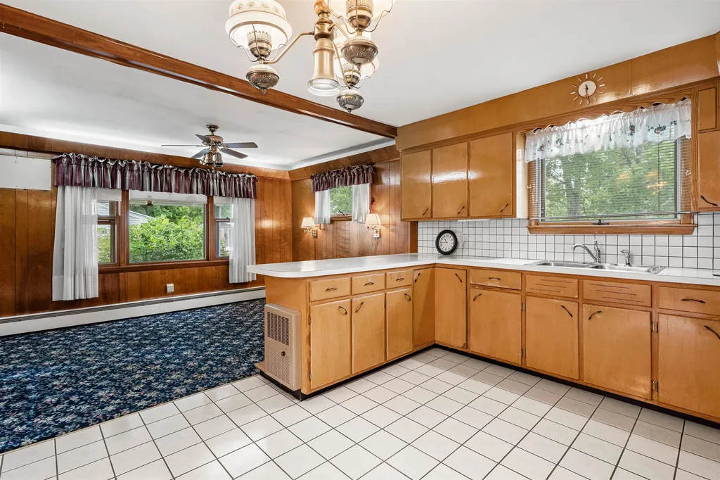 24 Plummer Street Goffstown NH 03102