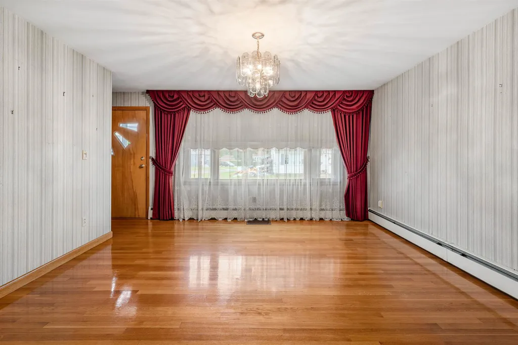 24 Plummer Street Goffstown NH 03102