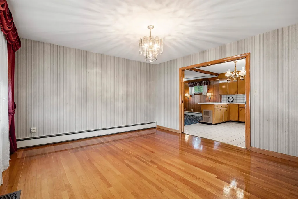 24 Plummer Street Goffstown NH 03102