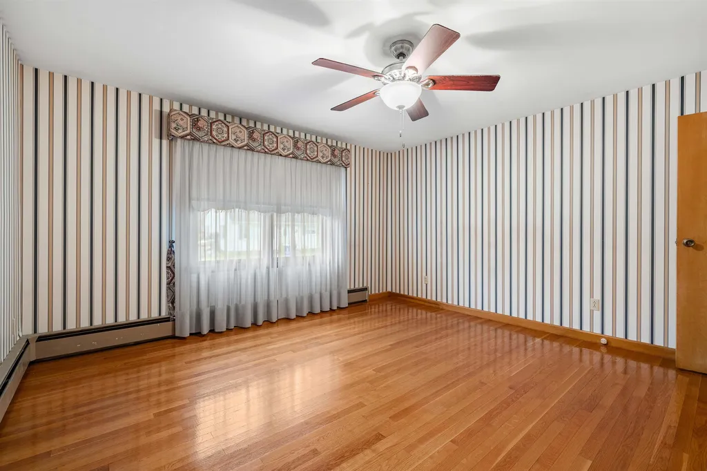 24 Plummer Street Goffstown NH 03102