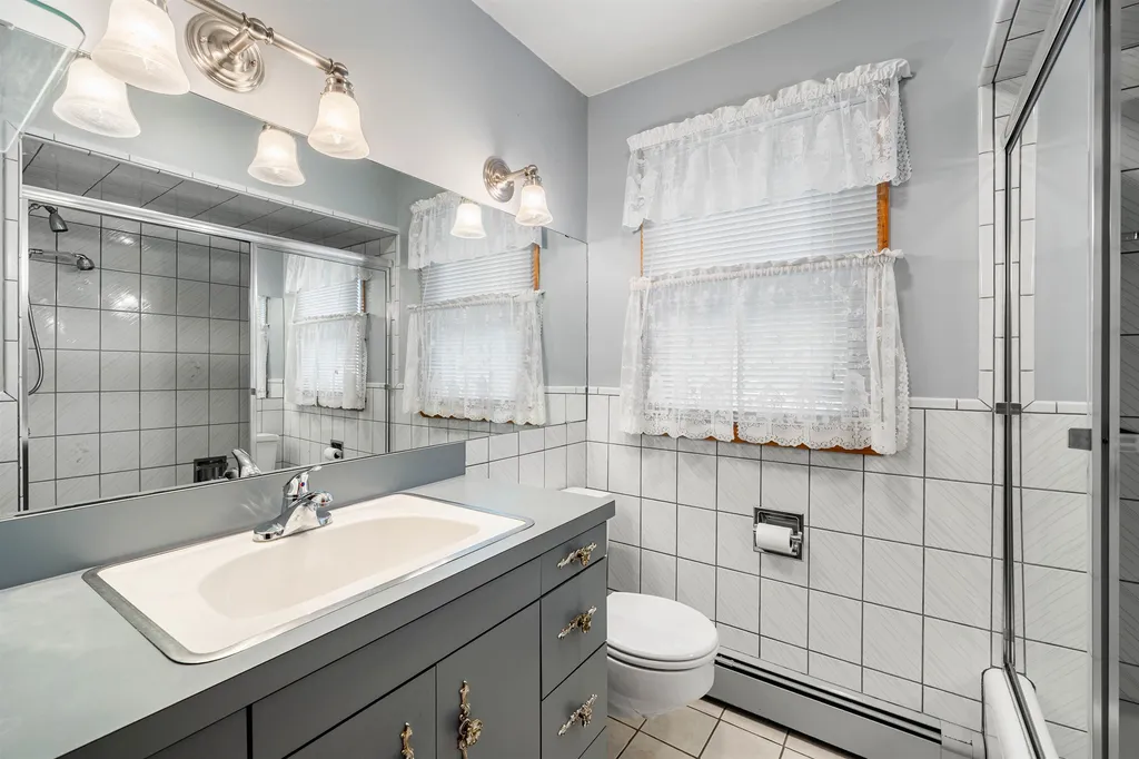 24 Plummer Street Goffstown NH 03102