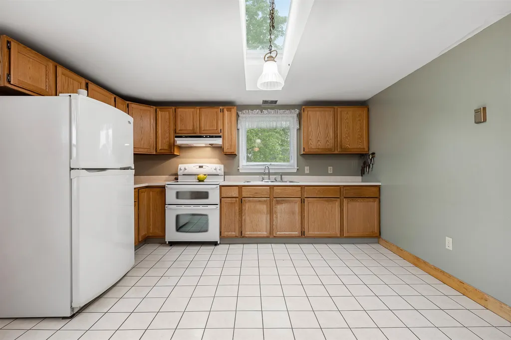 24 Plummer Street Goffstown NH 03102