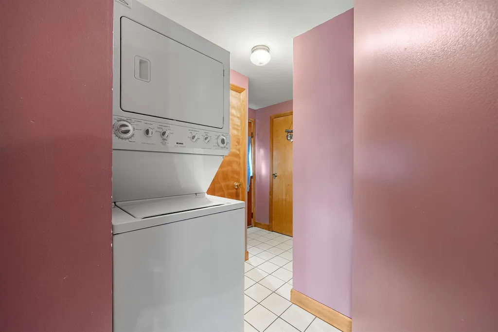 24 Plummer Street Goffstown NH 03102