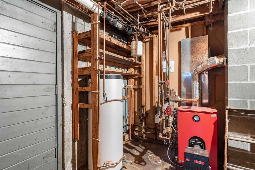 24 Plummer Street Goffstown NH 03102