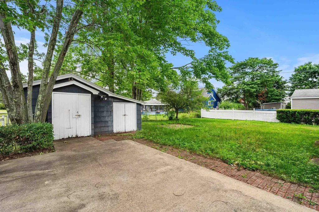 24 Plummer Street Goffstown NH 03102