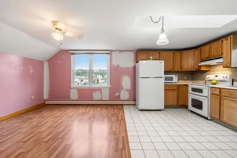 24 Plummer Street Goffstown NH 03102