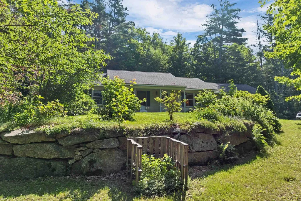 126 Pease Road Meredith NH 03253