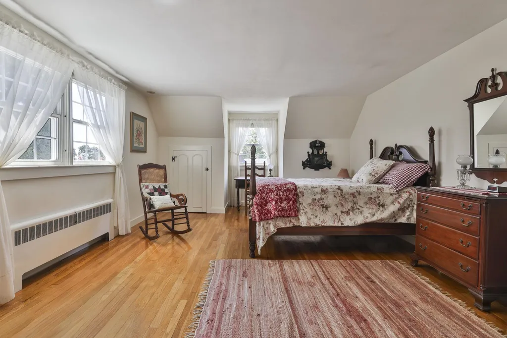 15 Hooker Street Nashua NH 03064