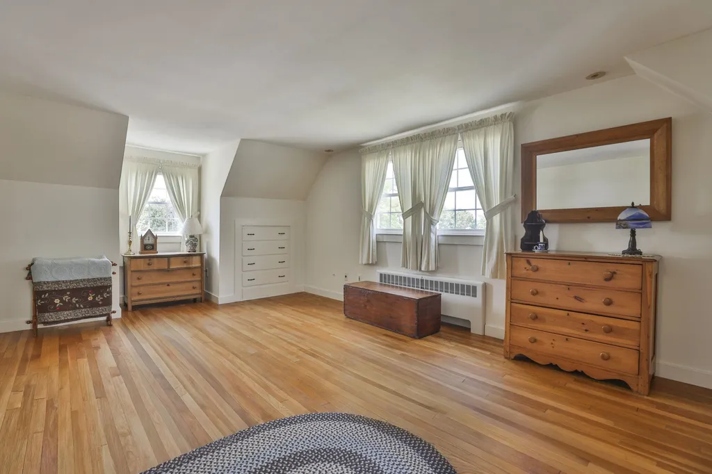 15 Hooker Street Nashua NH 03064