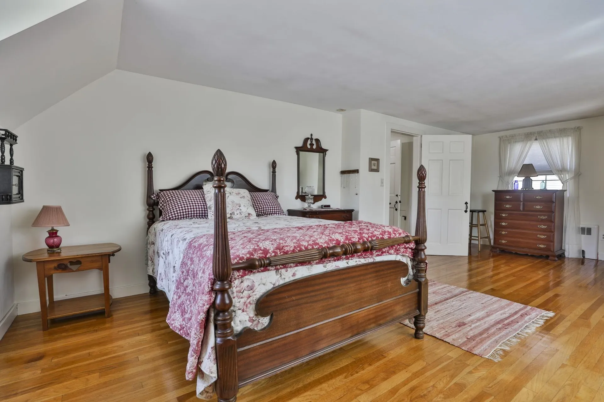 15 Hooker Street Nashua NH 03064