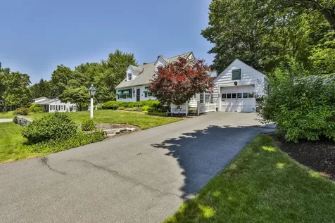 15 Hooker Street Nashua NH 03064
