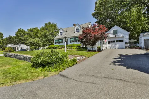 15 Hooker Street Nashua NH 03064