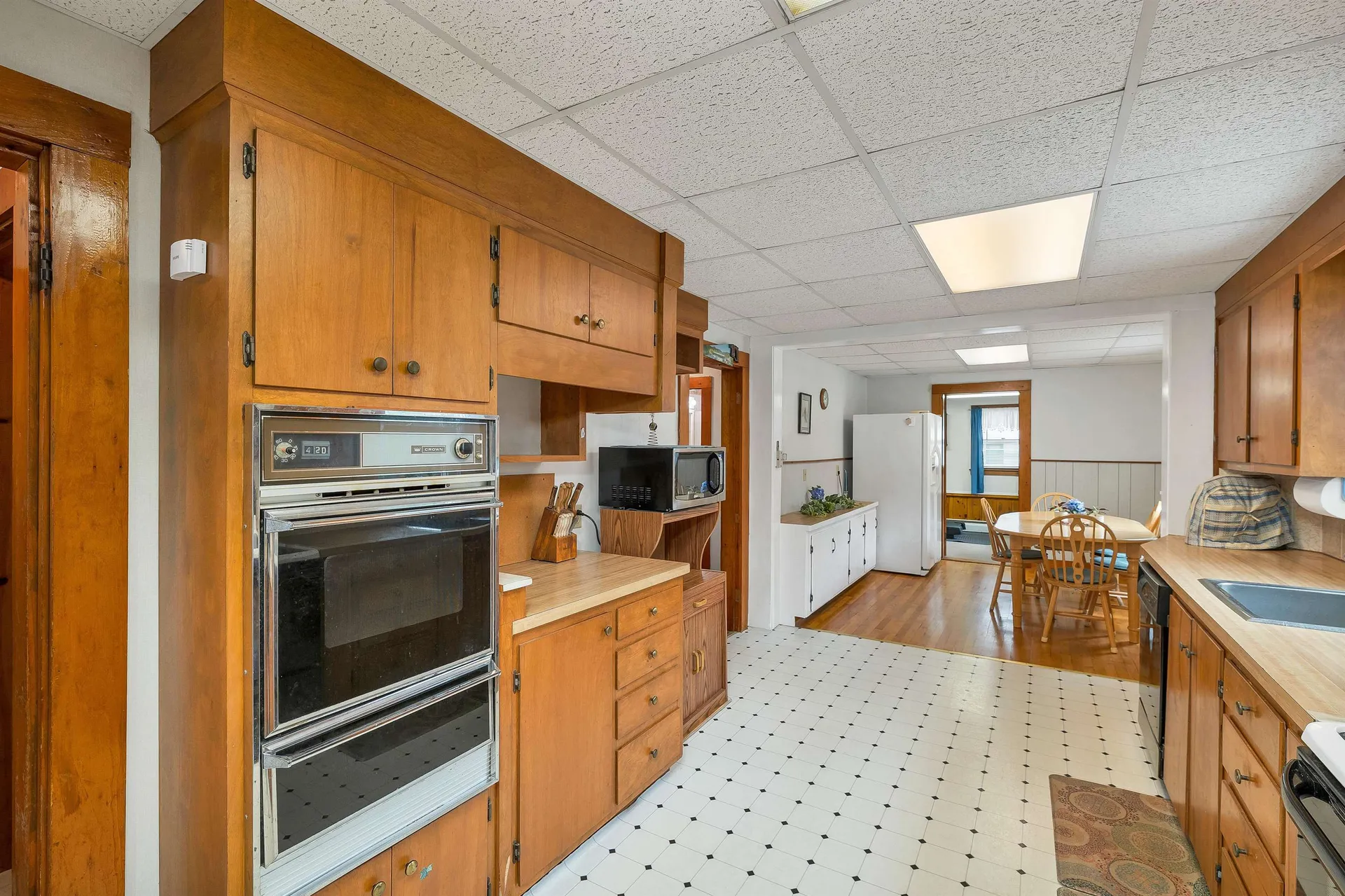 22 Medlyn Street Milford NH 03055