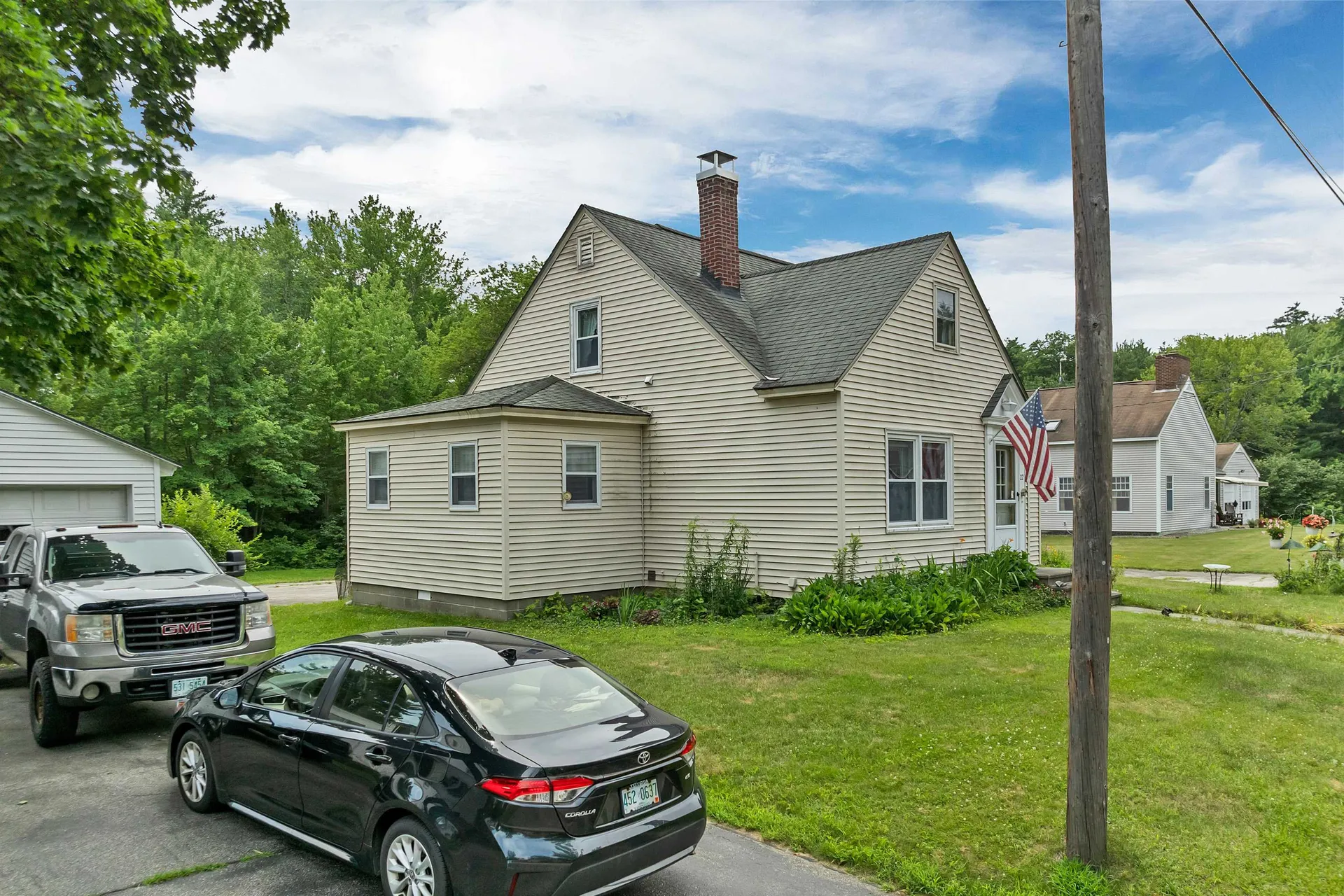 22 Medlyn Street Milford NH 03055