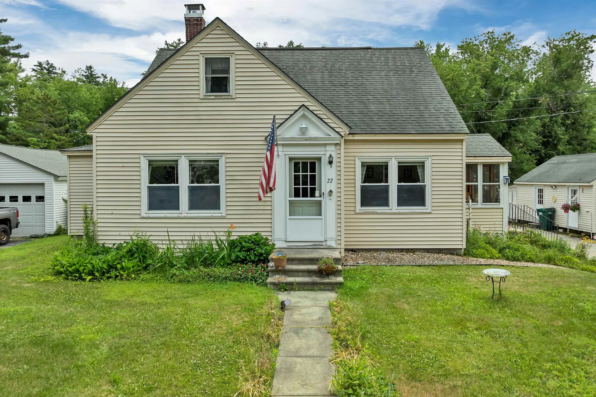 22 Medlyn Street Milford NH 03055