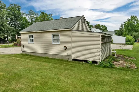 22 Medlyn Street Milford NH 03055