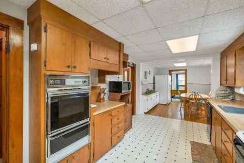 22 Medlyn Street Milford NH 03055