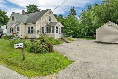 22 Medlyn Street Milford NH 03055