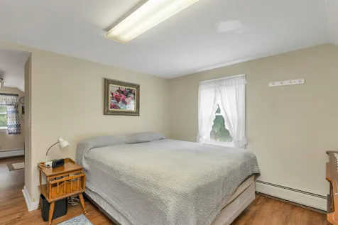 22 Medlyn Street Milford NH 03055
