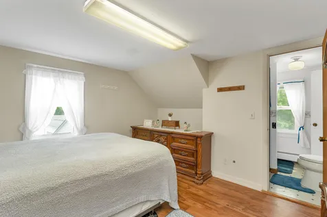 22 Medlyn Street Milford NH 03055