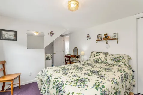 22 Medlyn Street Milford NH 03055