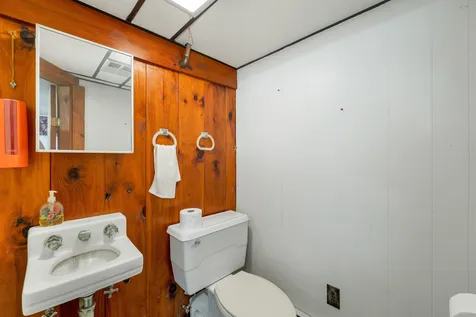 22 Medlyn Street Milford NH 03055