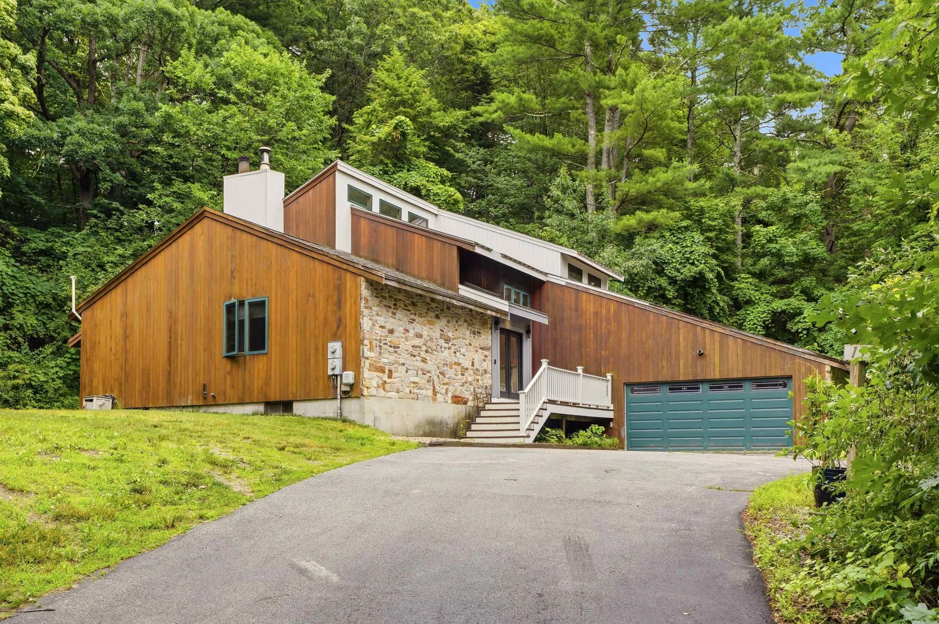 17 Spring Hill Road Mont Vernon NH 03057