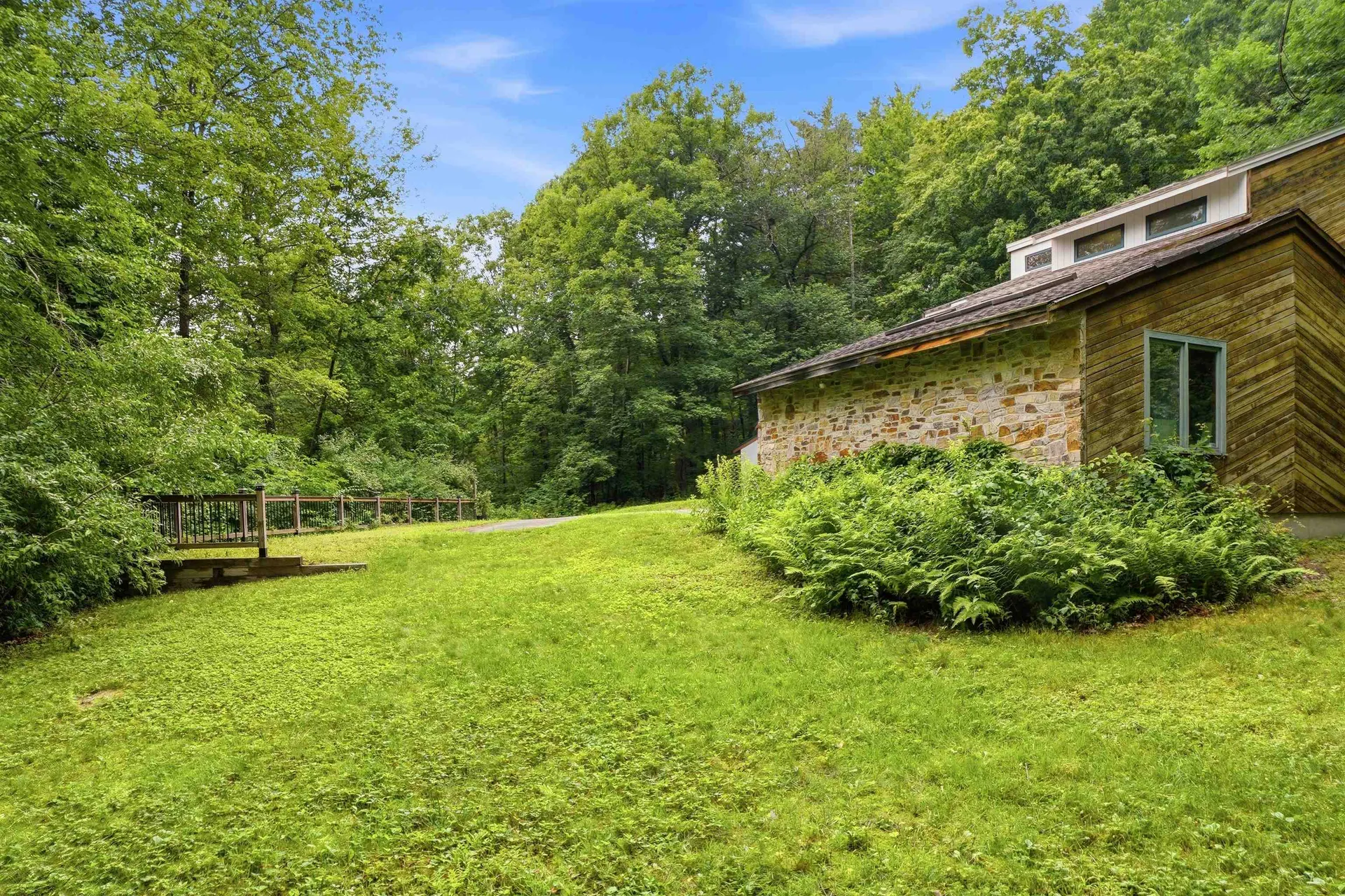 17 Spring Hill Road Mont Vernon NH 03057