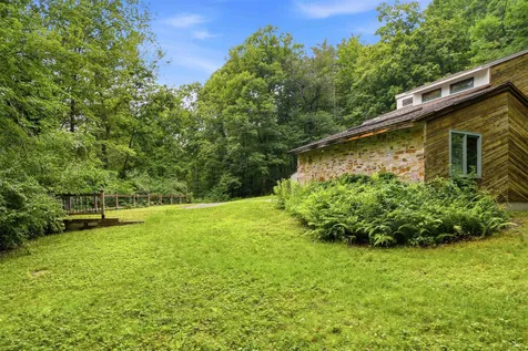 17 Spring Hill Road Mont Vernon NH 03057