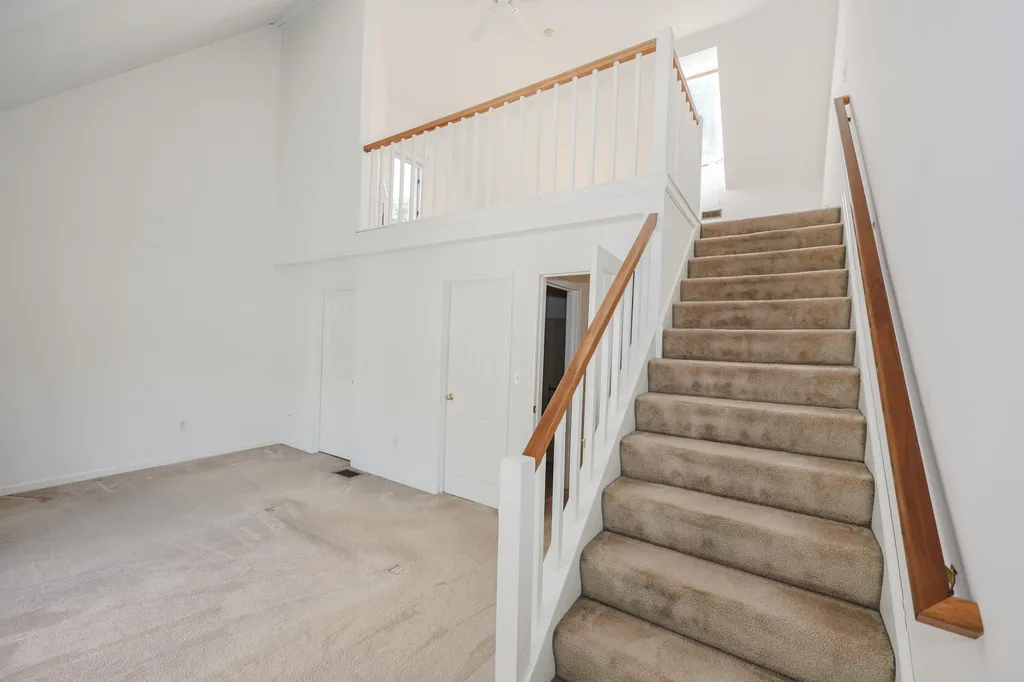 38 Dorchester Way Nashua NH 03064