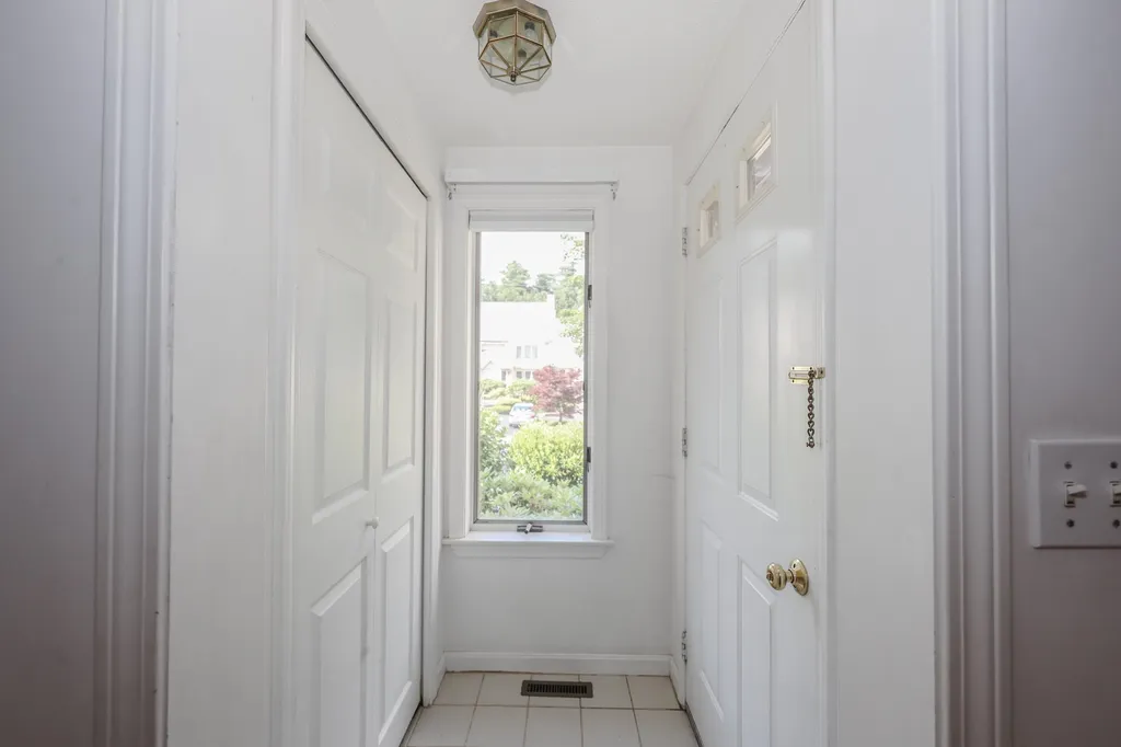38 Dorchester Way Nashua NH 03064