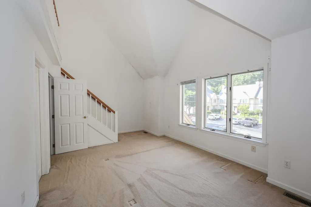 38 Dorchester Way Nashua NH 03064
