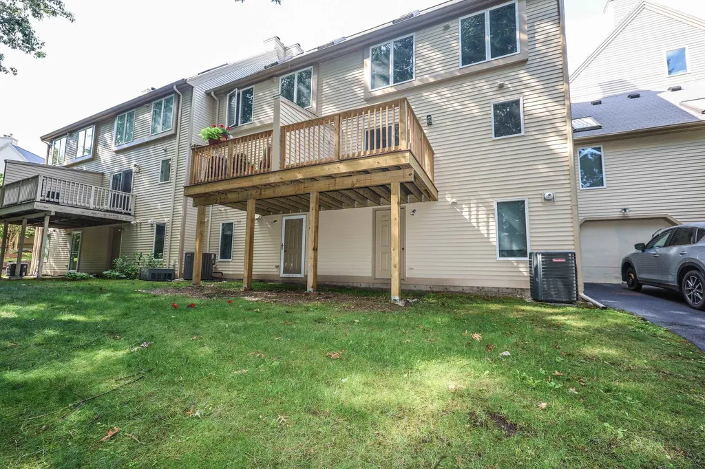 38 Dorchester Way Nashua NH 03064