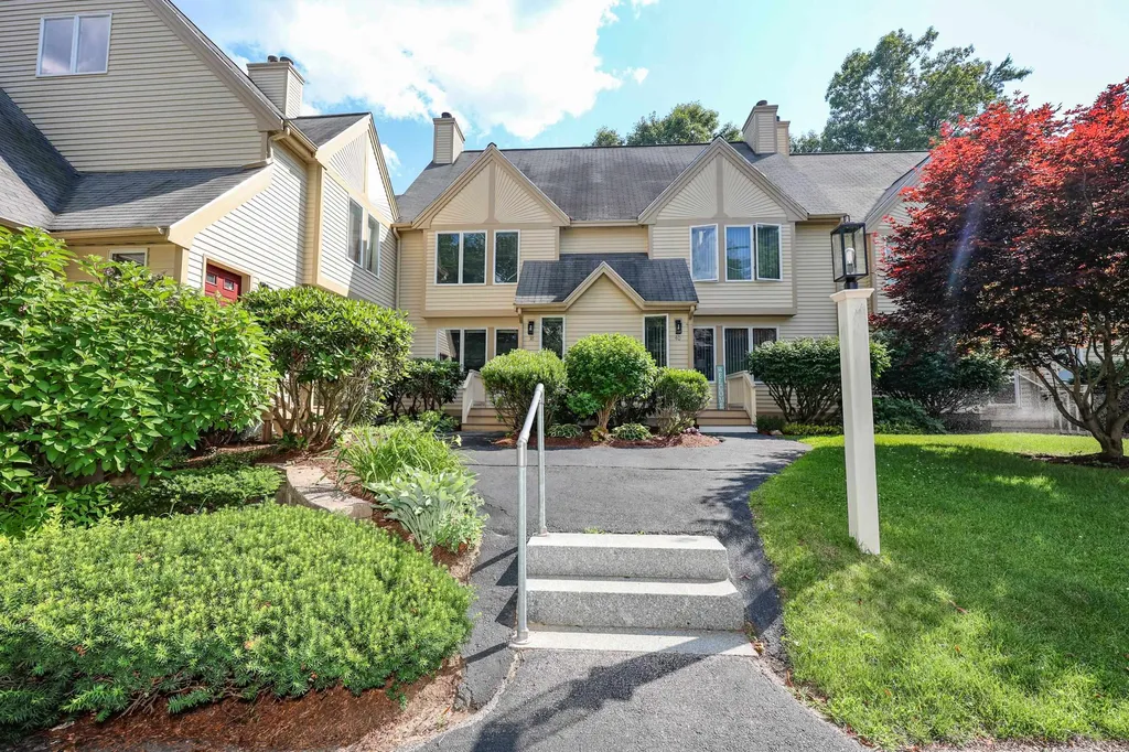 38 Dorchester Way Nashua NH 03064