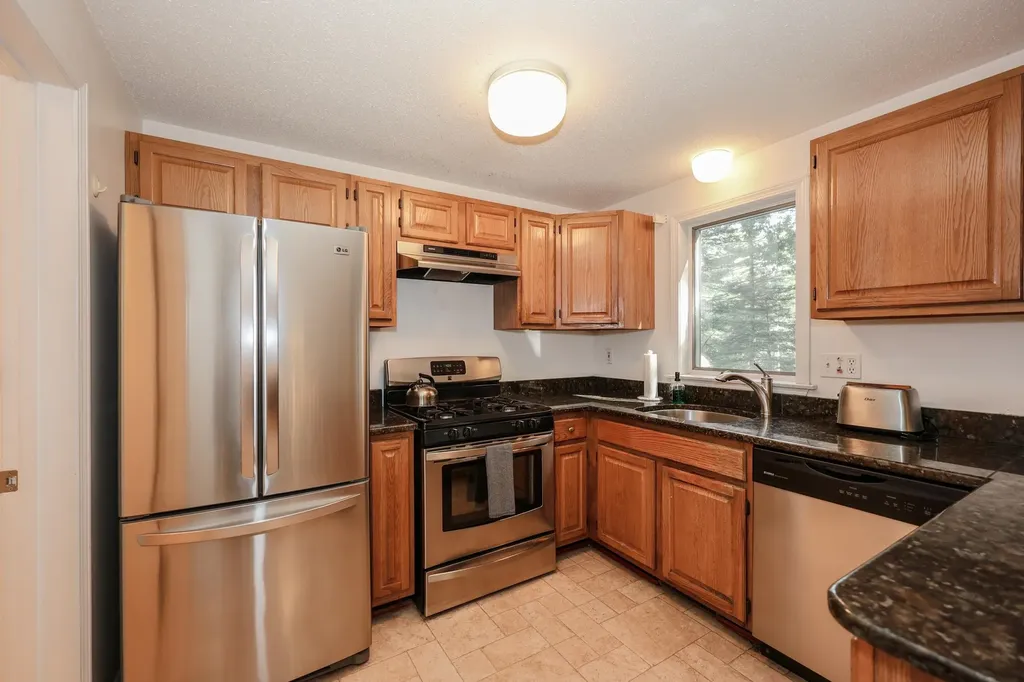 38 Dorchester Way Nashua NH 03064