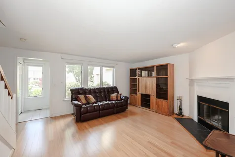 38 Dorchester Way Nashua NH 03064