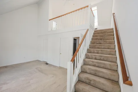 38 Dorchester Way Nashua NH 03064
