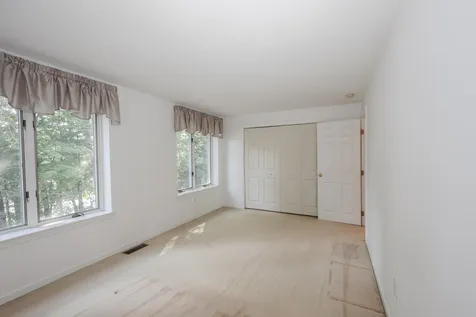 38 Dorchester Way Nashua NH 03064