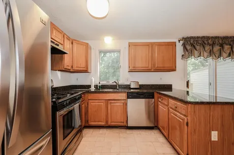 38 Dorchester Way Nashua NH 03064