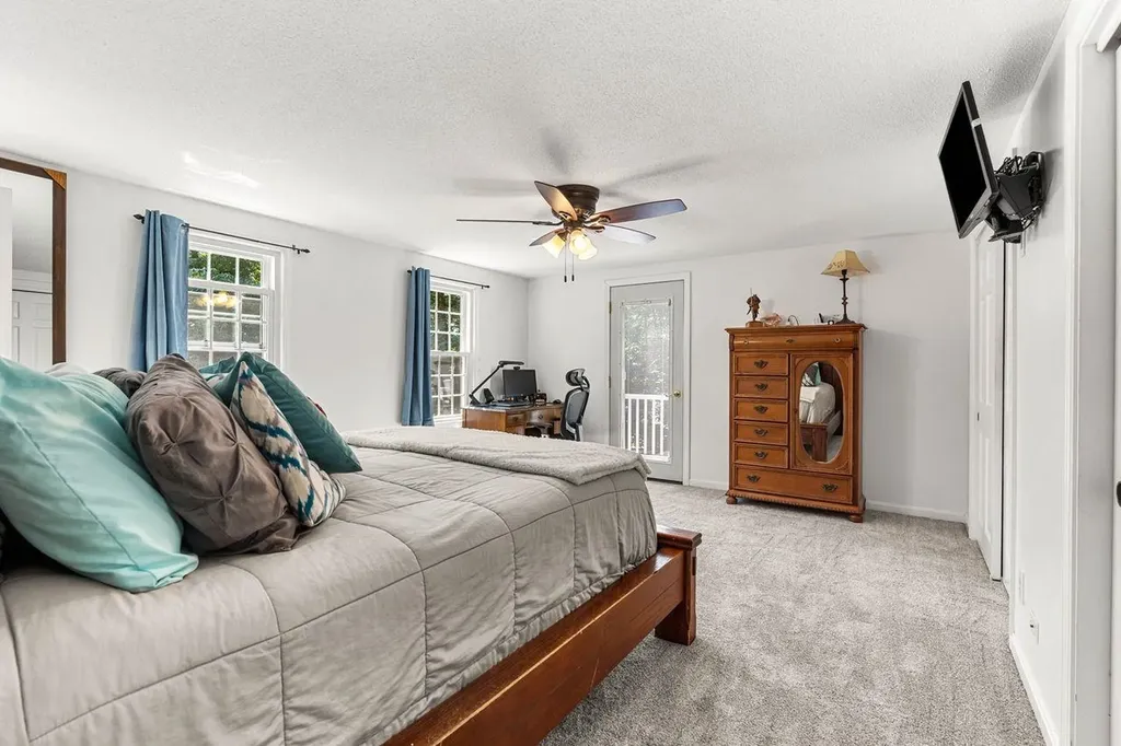 70 Hunter Farm Road Peterborough NH 03458