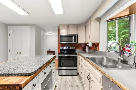 70 Hunter Farm Road Peterborough NH 03458