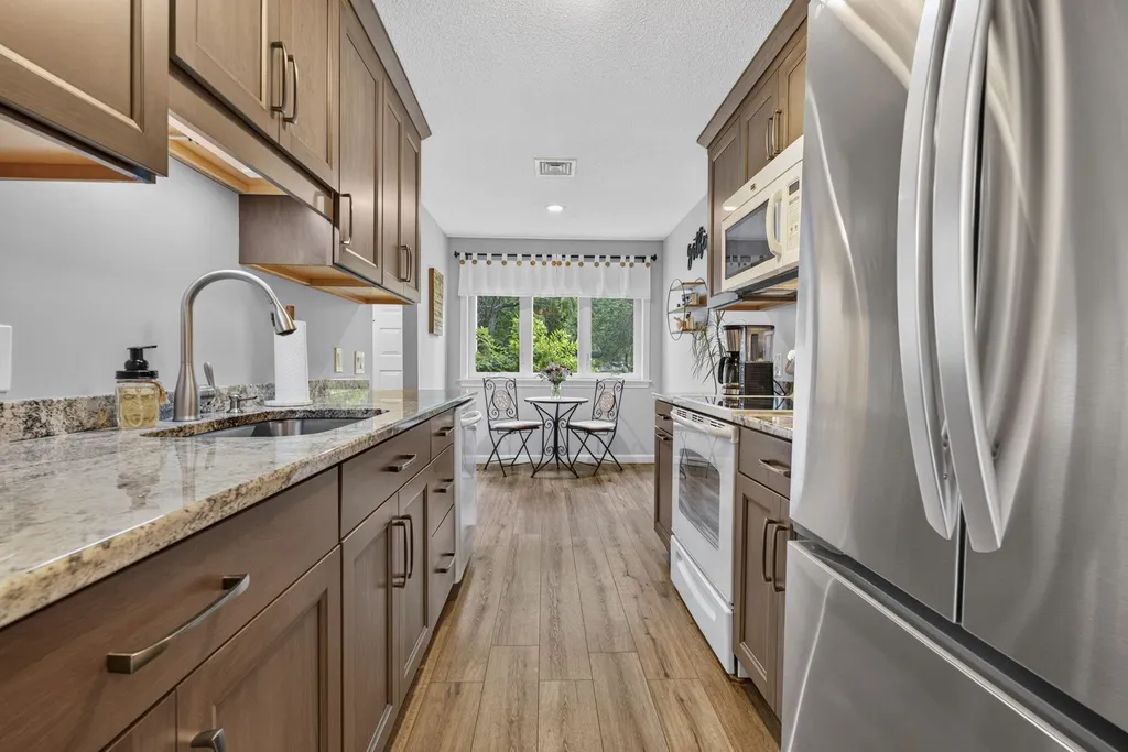 14 Heather Court Nashua NH 03062