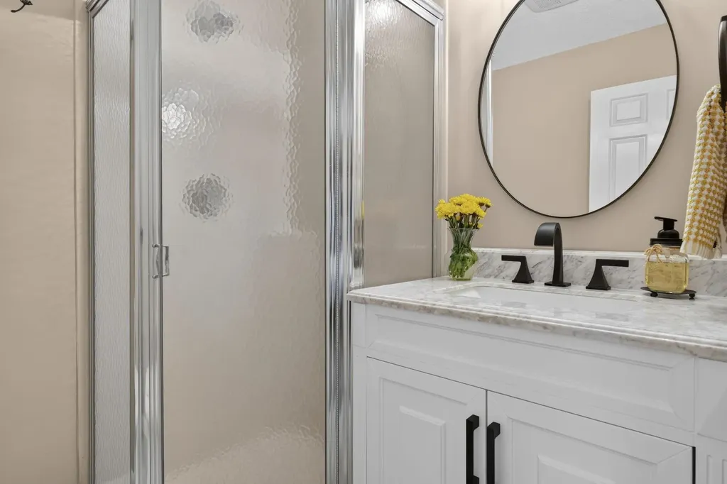 14 Heather Court Nashua NH 03062