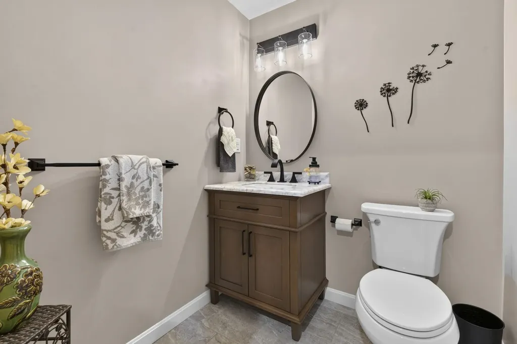 14 Heather Court Nashua NH 03062