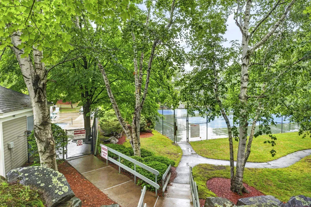 14 Heather Court Nashua NH 03062