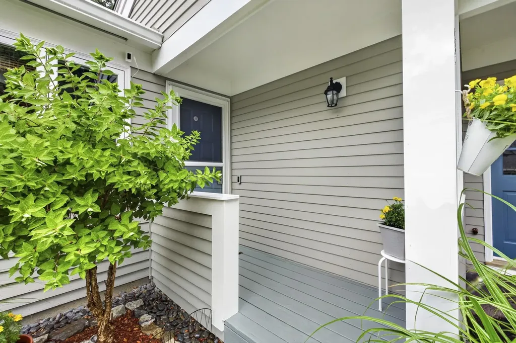 14 Heather Court Nashua NH 03062