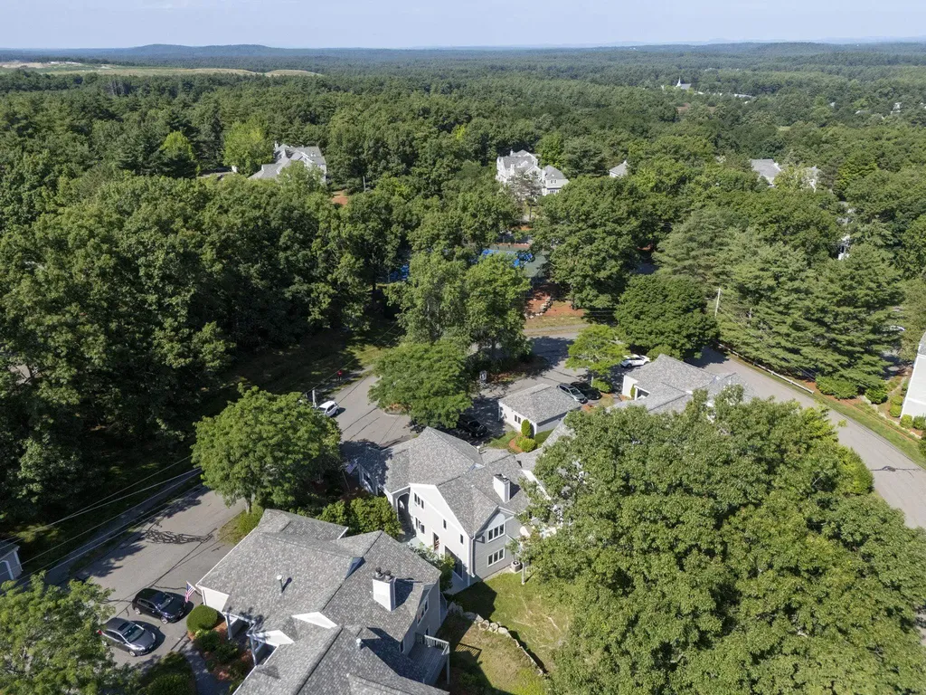 14 Heather Court Nashua NH 03062