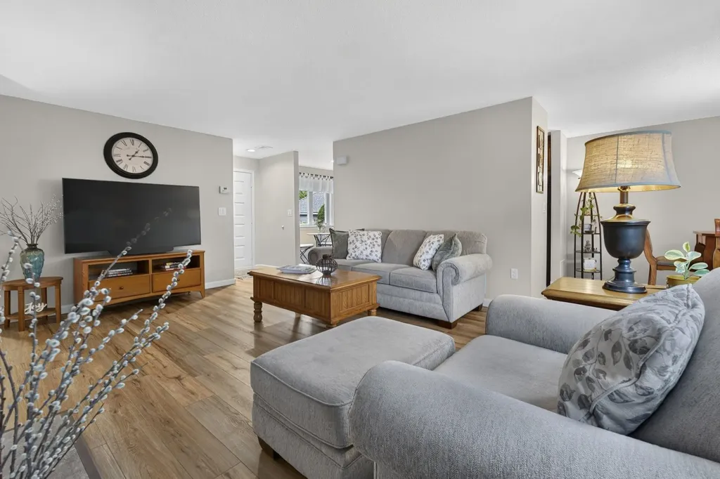 14 Heather Court Nashua NH 03062