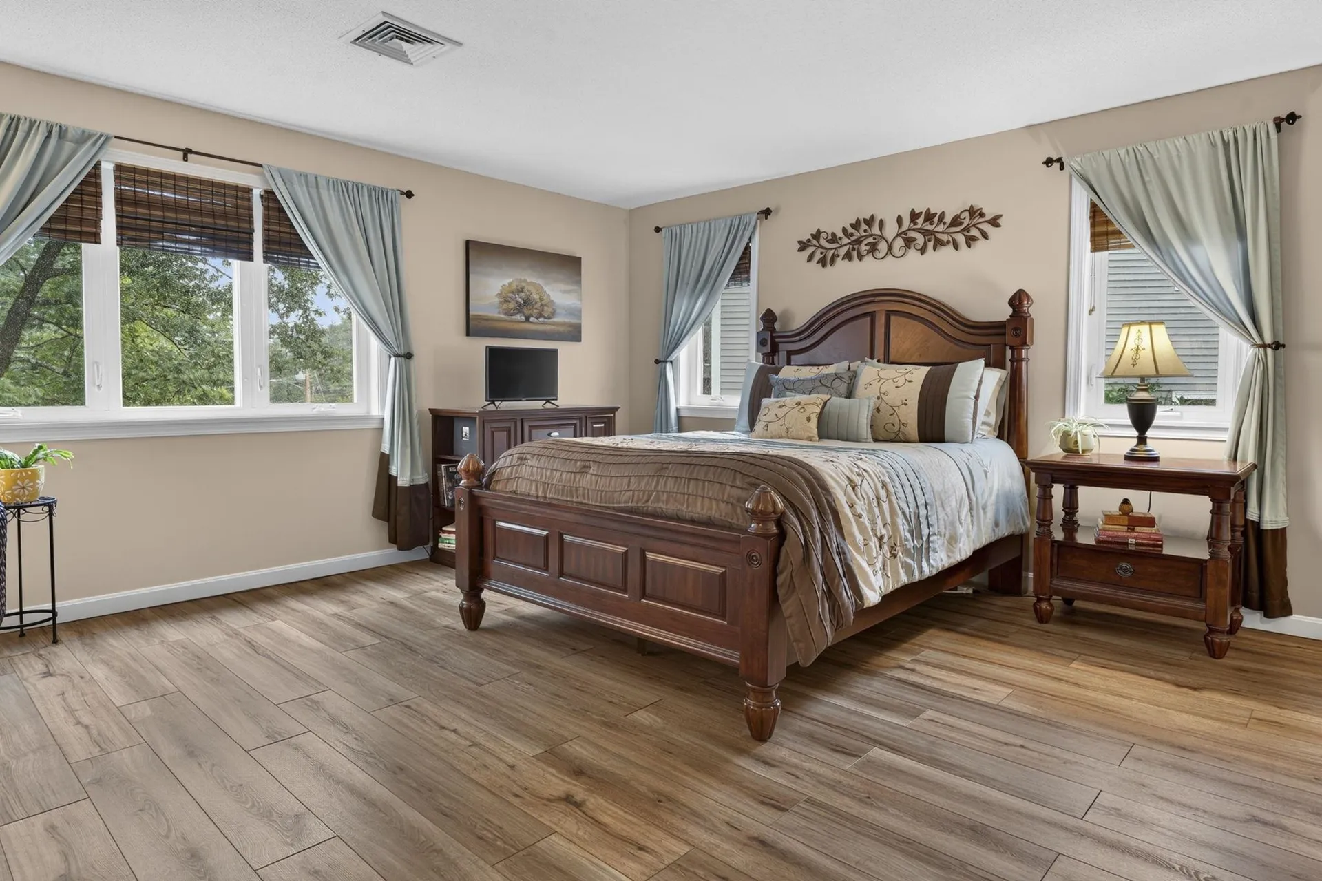 14 Heather Court Nashua NH 03062
